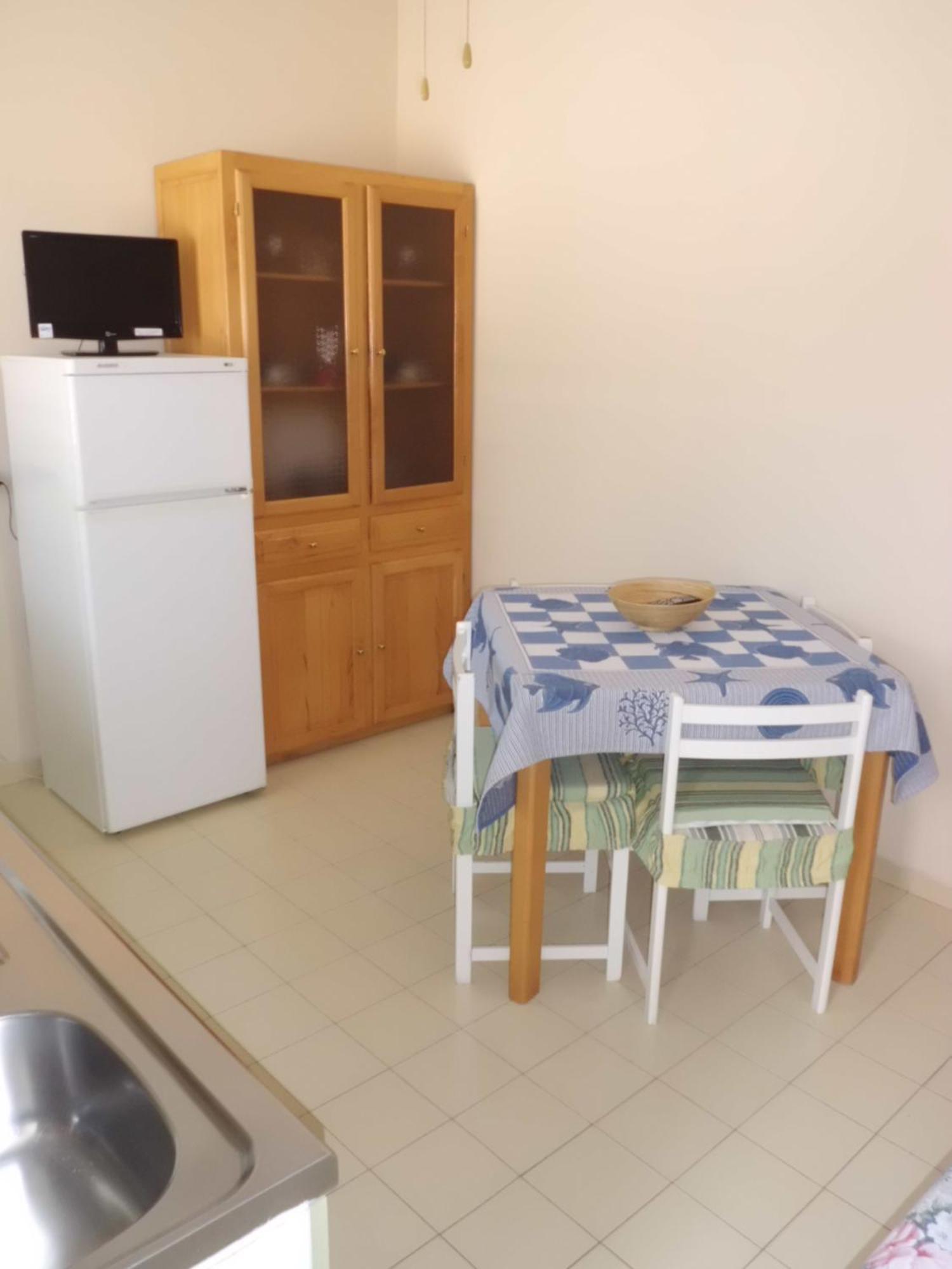 Appartamenti Teulada Di Laura חדר תמונה